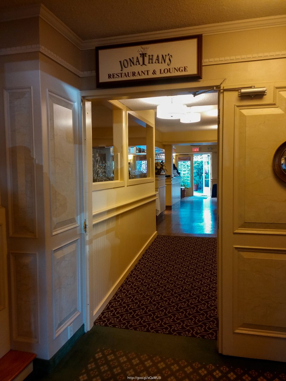Jonathans Restaurant | 425 Quebec St, Victoria, BC V8V 4Z2, Canada | Phone: (250) 383-5103