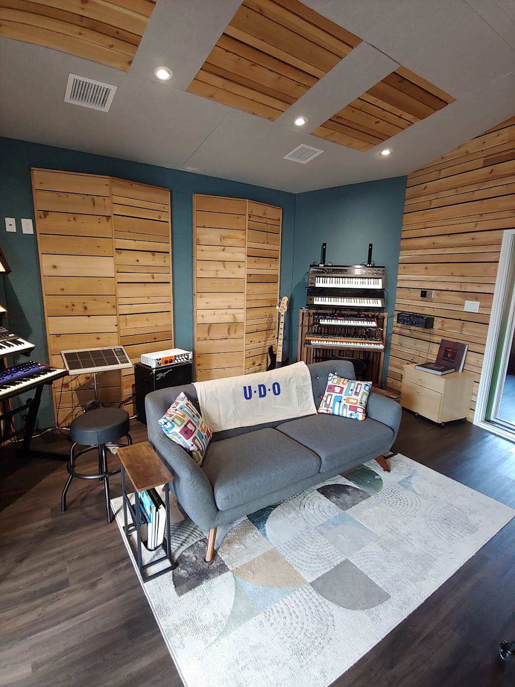 Edgetone Studios | 2363 Seine Rd, Duncan, BC V9L 3B2, Canada | Phone: (250) 510-6071