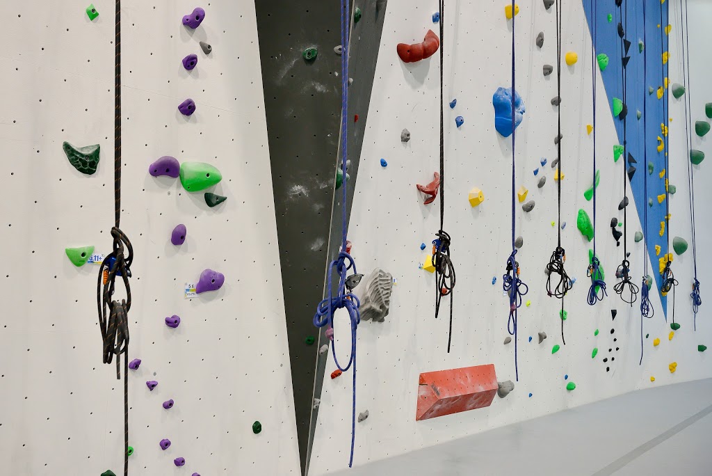 Hub Climbing Markham | 165 McIntosh Dr, Markham, ON L3R 0N6, Canada | Phone: (905) 604-4588