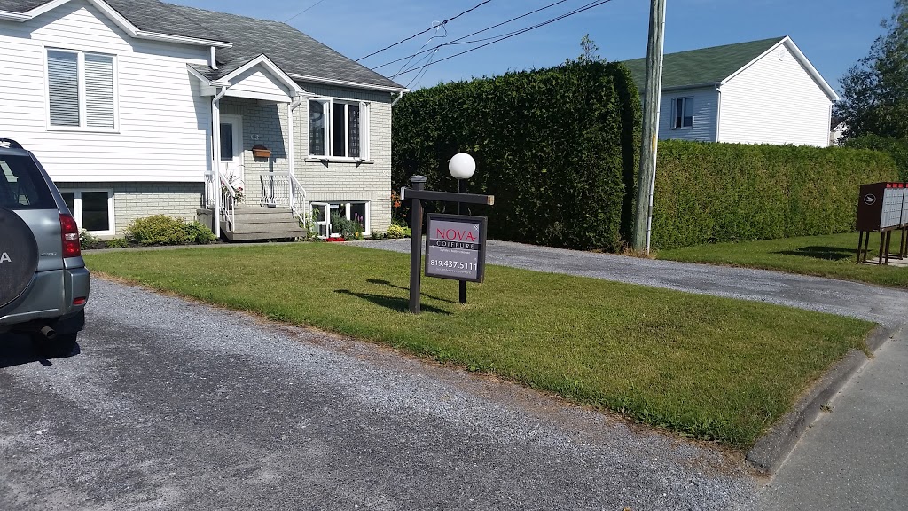 Julie Mercier, Nova Coiffure | 93 Rue des Grenats, Sherbrooke, QC J1G 5C9, Canada | Phone: (819) 437-5111