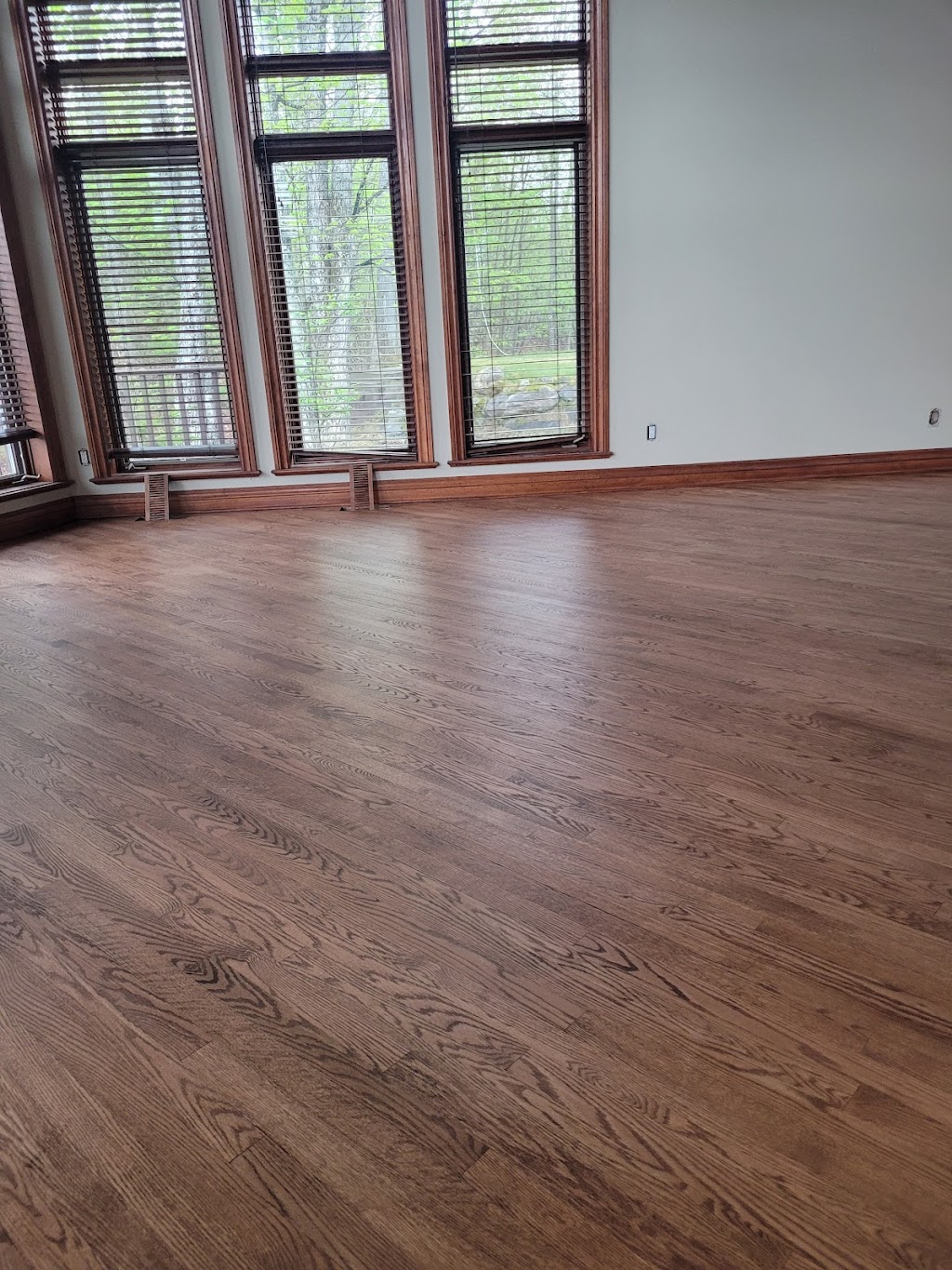 Plancher dantan et daujourdhui | 334 Chem. Labelle, Ivry-sur-le-Lac, QC J8C 2Z8, Canada | Phone: (819) 324-8295