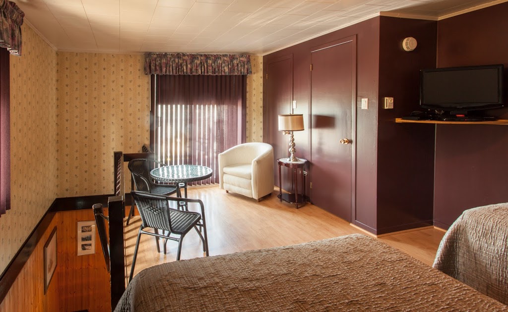Hébergements Florence | 3273 Chemin des Coudriers, Saint-Bernard-sur-Mer, QC G0A 3J0, Canada | Phone: (418) 438-2515