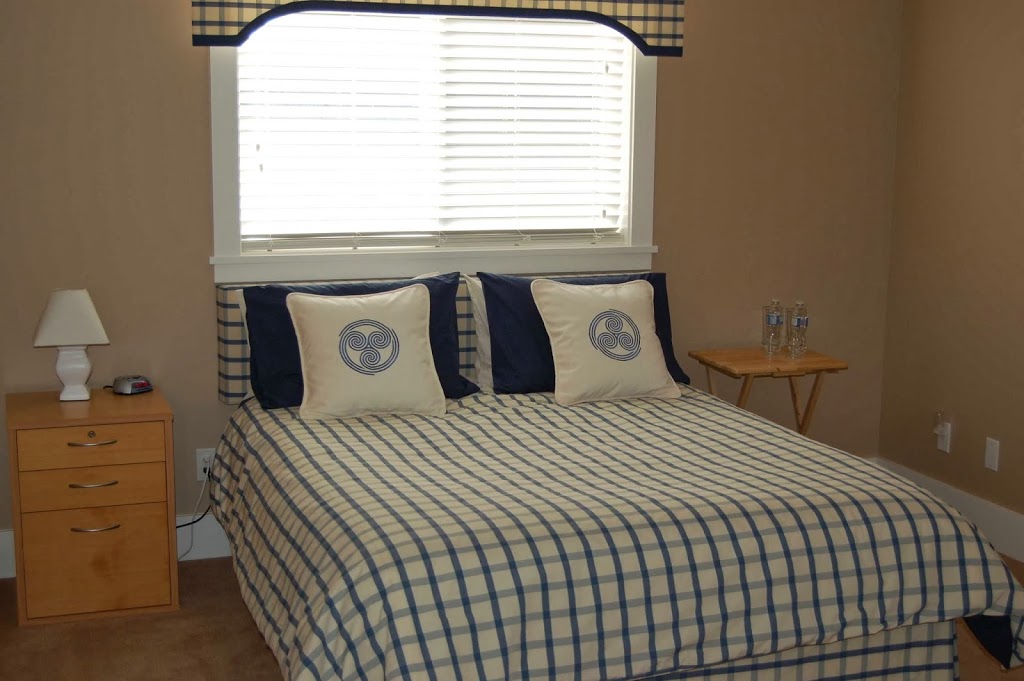 Woodview Bed and Breakfast | 2962 Roozendaal Rd, Cowichan Valley B, BC V0R 2W1, Canada | Phone: (250) 733-2000