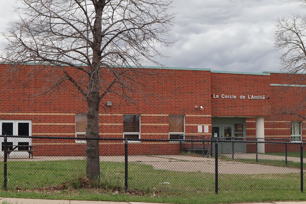 Le Cercle De LAmitie | 1780 Meadowvale Blvd, Mississauga, ON L5N 7K8, Canada | Phone: (905) 542-1844
