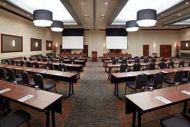 Courtyard by Marriott Montreal Airport | 7000 Place Robert Joncas, Montréal, QC H4M 2Z5, Canada | Phone: (514) 339-5333
