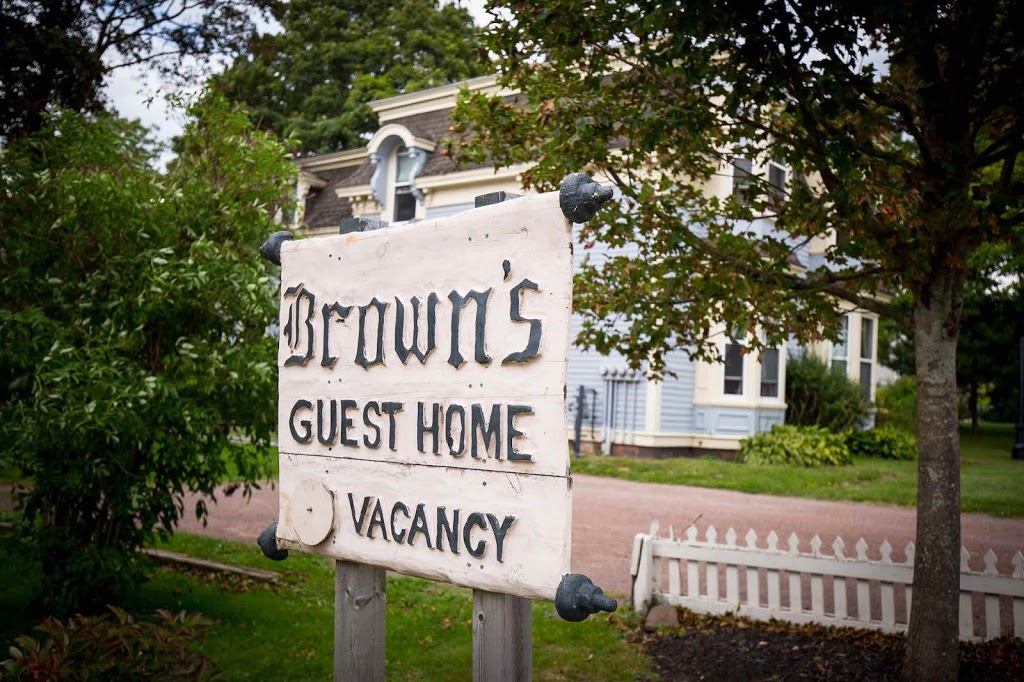 Browns Guest Home Bed & Breakfast | 158 Victoria St E, Amherst, NS B4H 1Y5, Canada | Phone: (902) 667-9769