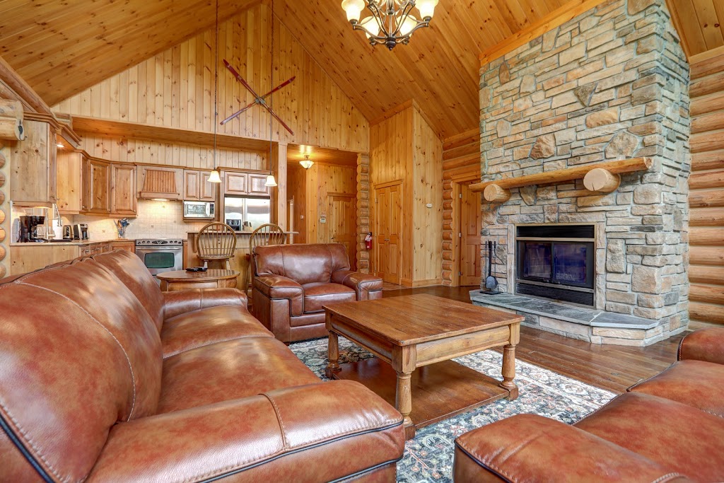 Chalet no. 85 by Fiddler Lake Resort® (Cerf-Deer) | 23 Chem. du Grand-Pic, Mille-Isles, QC J0R 1A0, Canada | Phone: (800) 721-0371