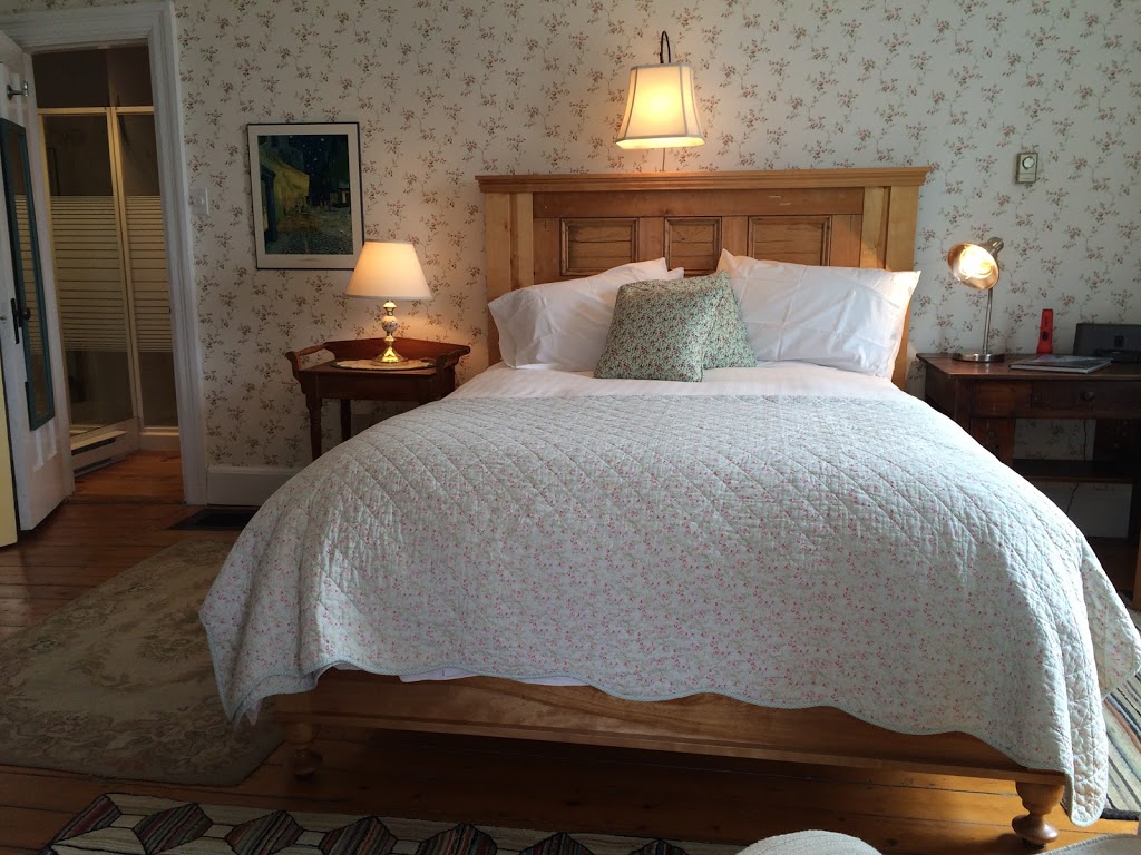 Mecklenburgh Inn | 78 Queen St, Chester, NS B0J 1J0, Canada | Phone: (902) 275-4638