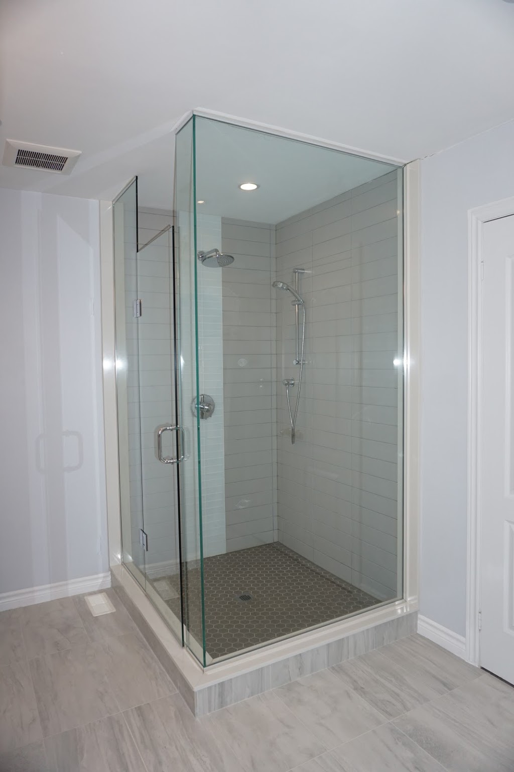 Kitchen And Bath | Kitchen & Bathroom Renovations Mississauga &  | 2500 Hampshire Gate, Oakville, ON L6H 6A2, Canada | Phone: (905) 829-9111