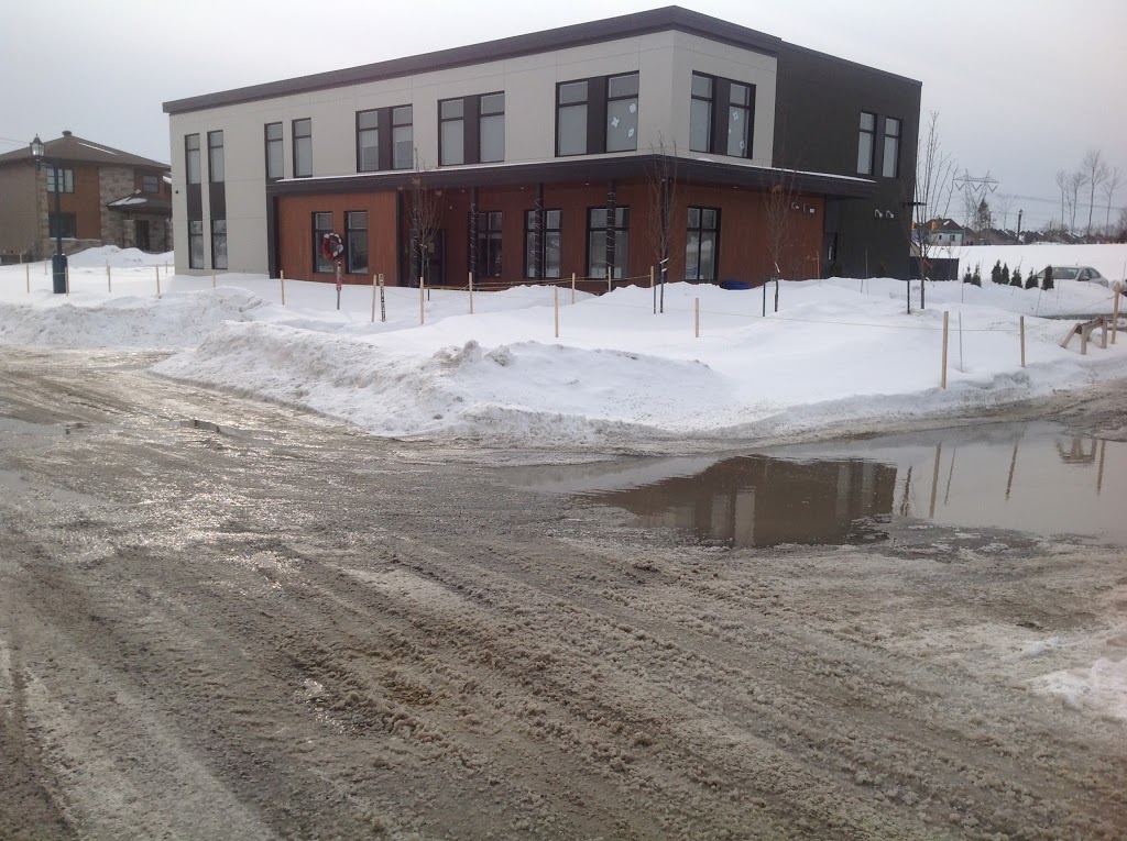 Center Educational And Awakening La Petite School | 0T5, 2435 Av Bourque, Mascouche, QC J7K 4C6, Canada | Phone: (450) 918-9191