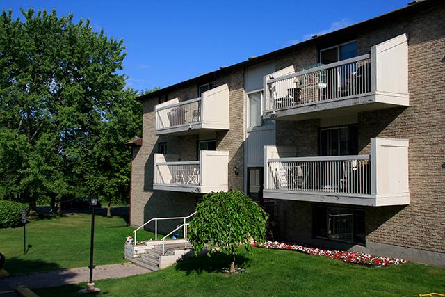 Moira Apartments | 232 Moira St E, Belleville, ON K8P 2T1, Canada | Phone: (613) 968-6396