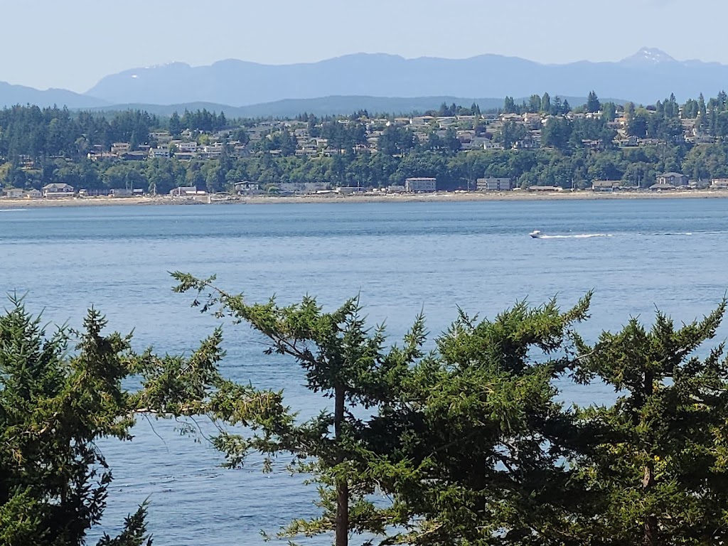 Tsa-Kwa-Luten Lodge/Cape Mudge Resort | 1, Lighthouse Rd, Quathiaski Cove, BC V0P 1N0, Canada | Phone: (250) 830-2299