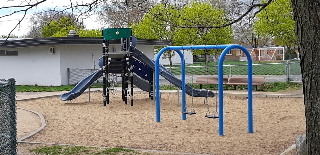 Saint Claude Park | 99 7e Rue, Laval, QC H7N 2C8, Canada | Phone: (450) 662-5054