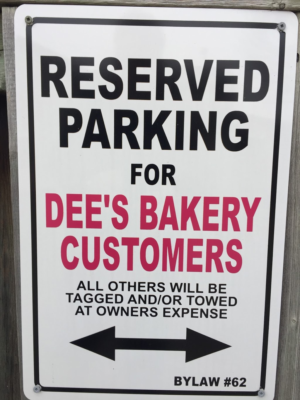 Dees Bakery | 118 St Andrews St, Cambridge, ON N1S 1M8, Canada | Phone: (519) 740-0305