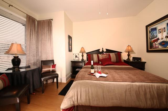 Mornington Rose Bed and Breakfast | 240 Mornington St, Stratford, ON N5A 5G4, Canada | Phone: (866) 277-9577