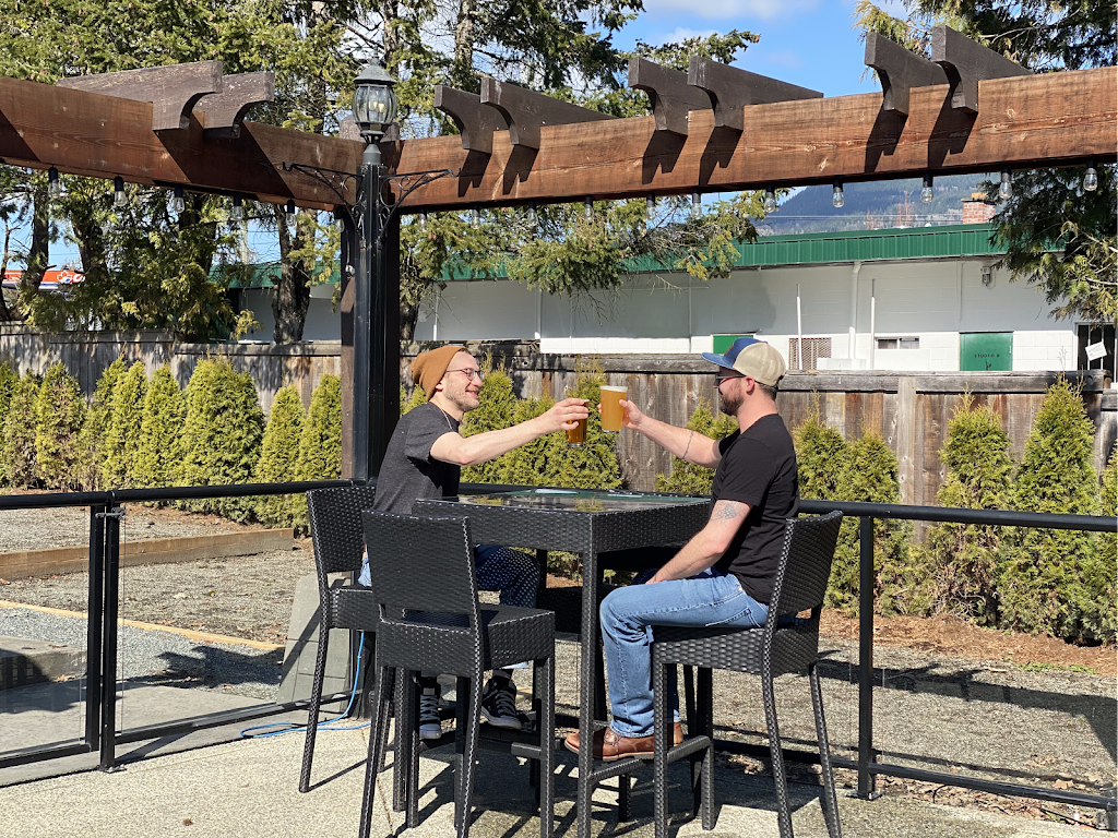 The Oak Taphouse | 3287 Cowichan Lake Rd, Duncan, BC V9L 4C1, Canada | Phone: (250) 856-0899