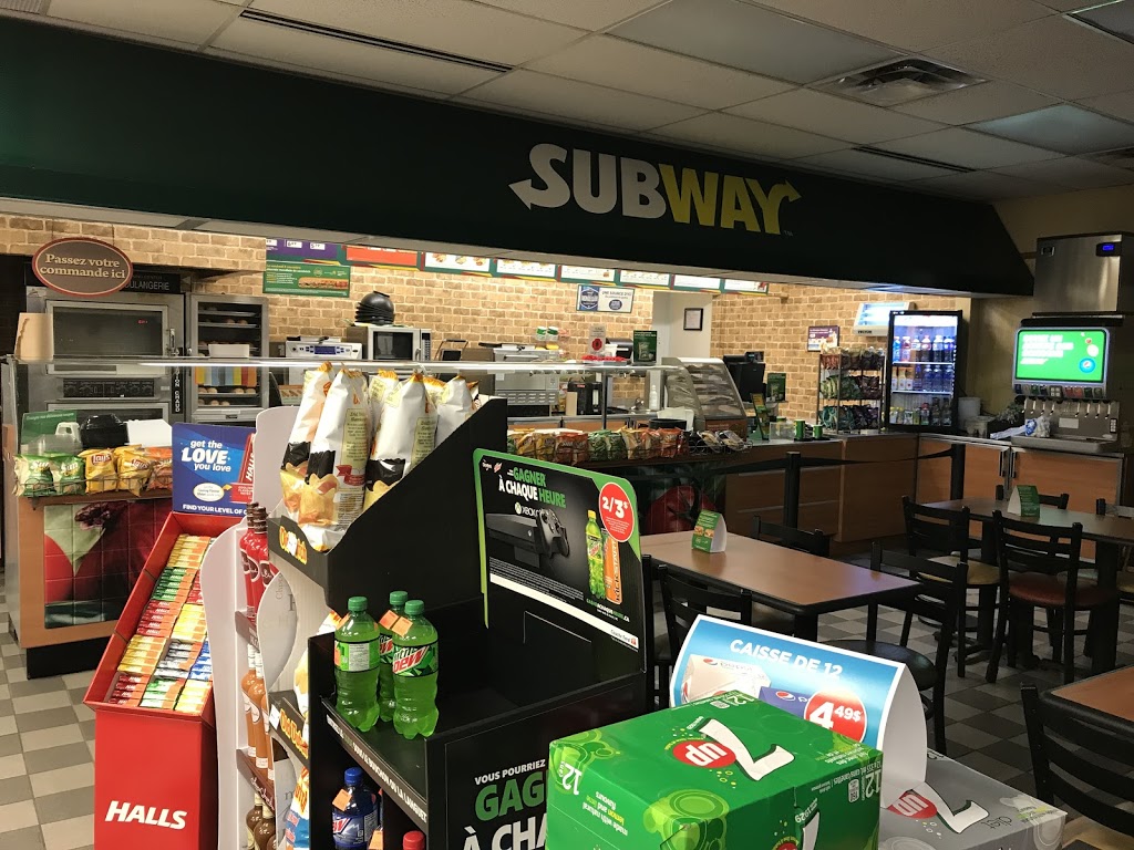 Restaurant SUBWAY | Ultramar Convenience Store 2662 montee st, Saint-Lazare, QC J7T 2H9, Canada | Phone: (450) 458-7150