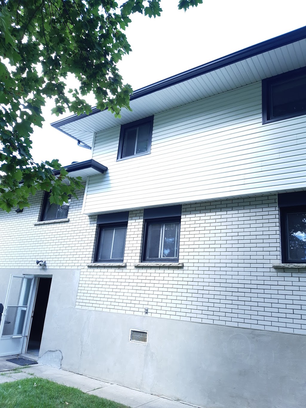 Rainbow of Colours Painting & Decorating | 579 Forest Hill Dr, Kitchener, ON N2M 4H8, Canada | Phone: (519) 580-3738