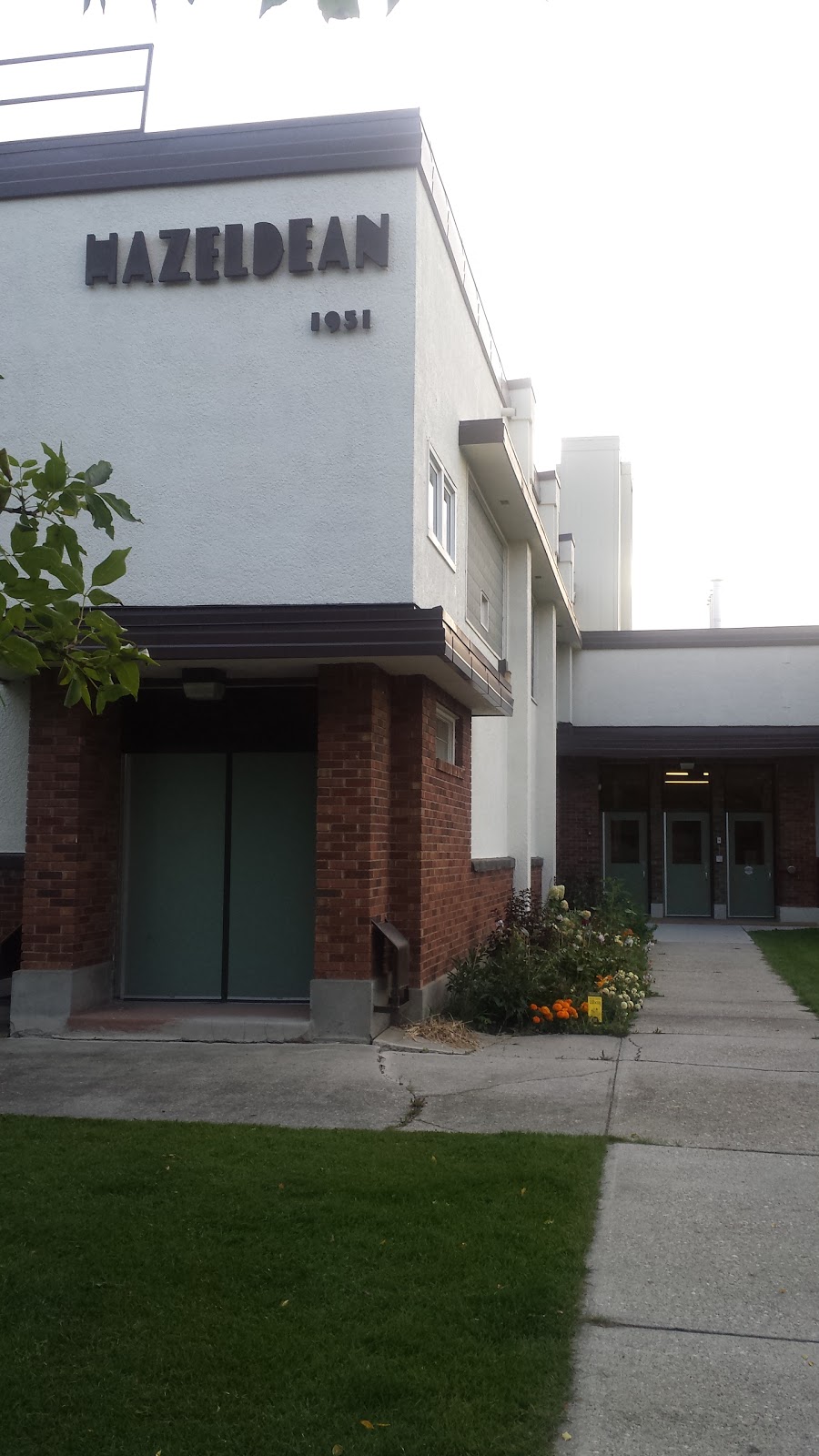 Hazeldean School | 6715 97 St NW, Edmonton, AB T6E 3J9, Canada | Phone: (780) 433-7583