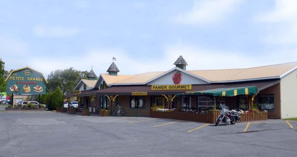 La Petite Grange | 415 Chemin Larocque, Salaberry-de-Valleyfield, QC J6T 4C6, Canada | Phone: (450) 371-3510