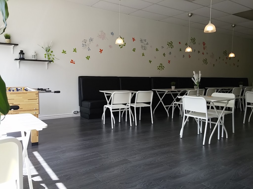 Hangout | 839 Somerset St W, Ottawa, ON K1R 6R6, Canada | Phone: (613) 695-3336