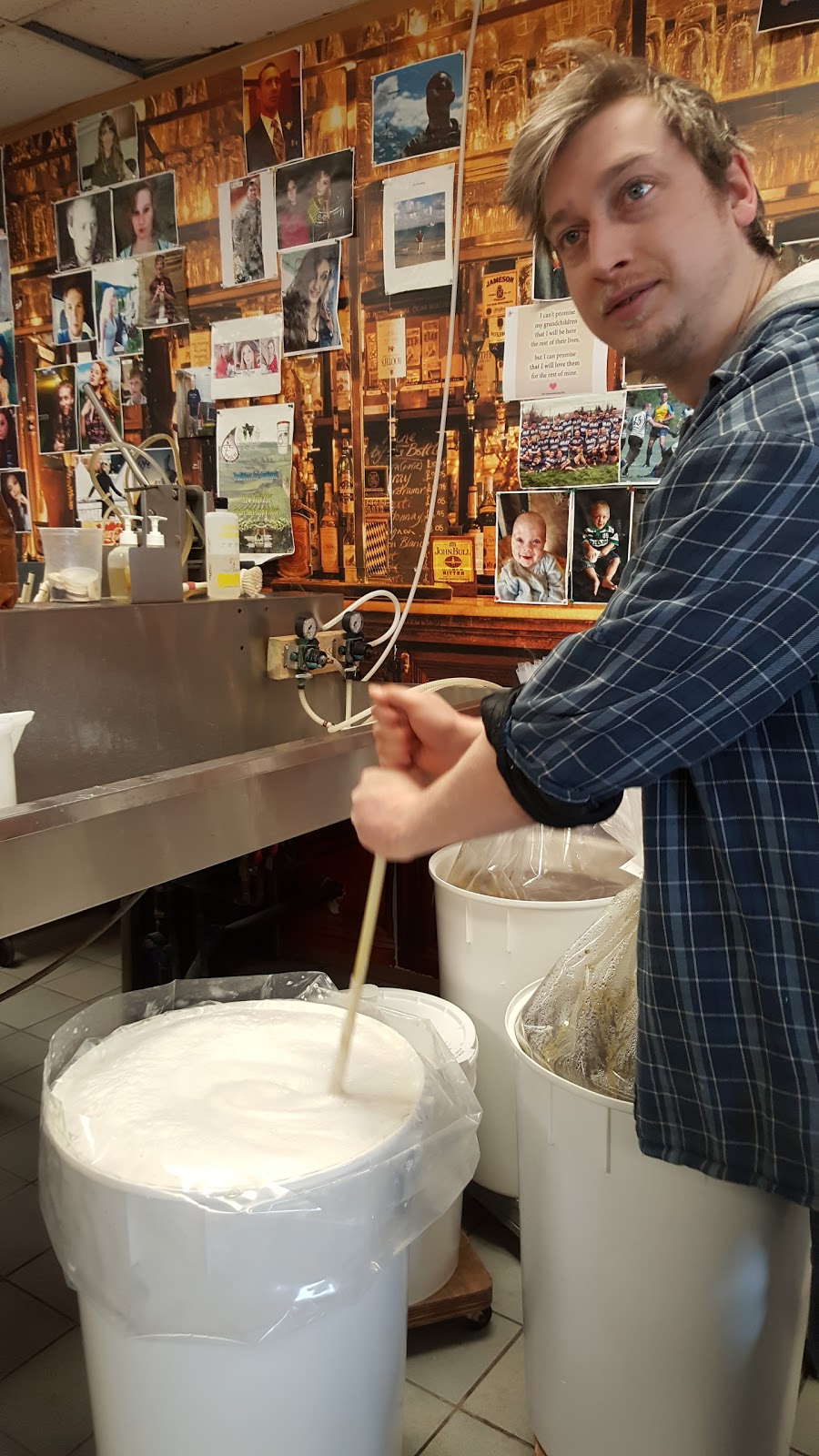 Discovering Wine & Beer | 214 Speedvale Ave W, Guelph, ON N1H 1C4, Canada | Phone: (519) 837-2433