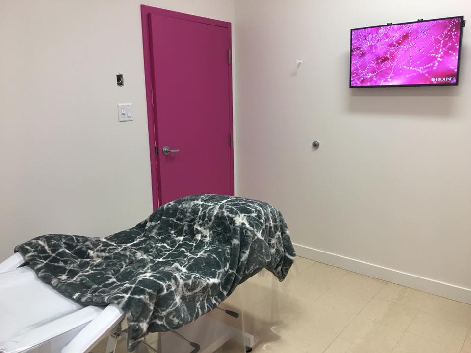 Beauty First | 1250 S Service Rd, Mississauga, ON L5E 1V4, Canada | Phone: (905) 633-8118