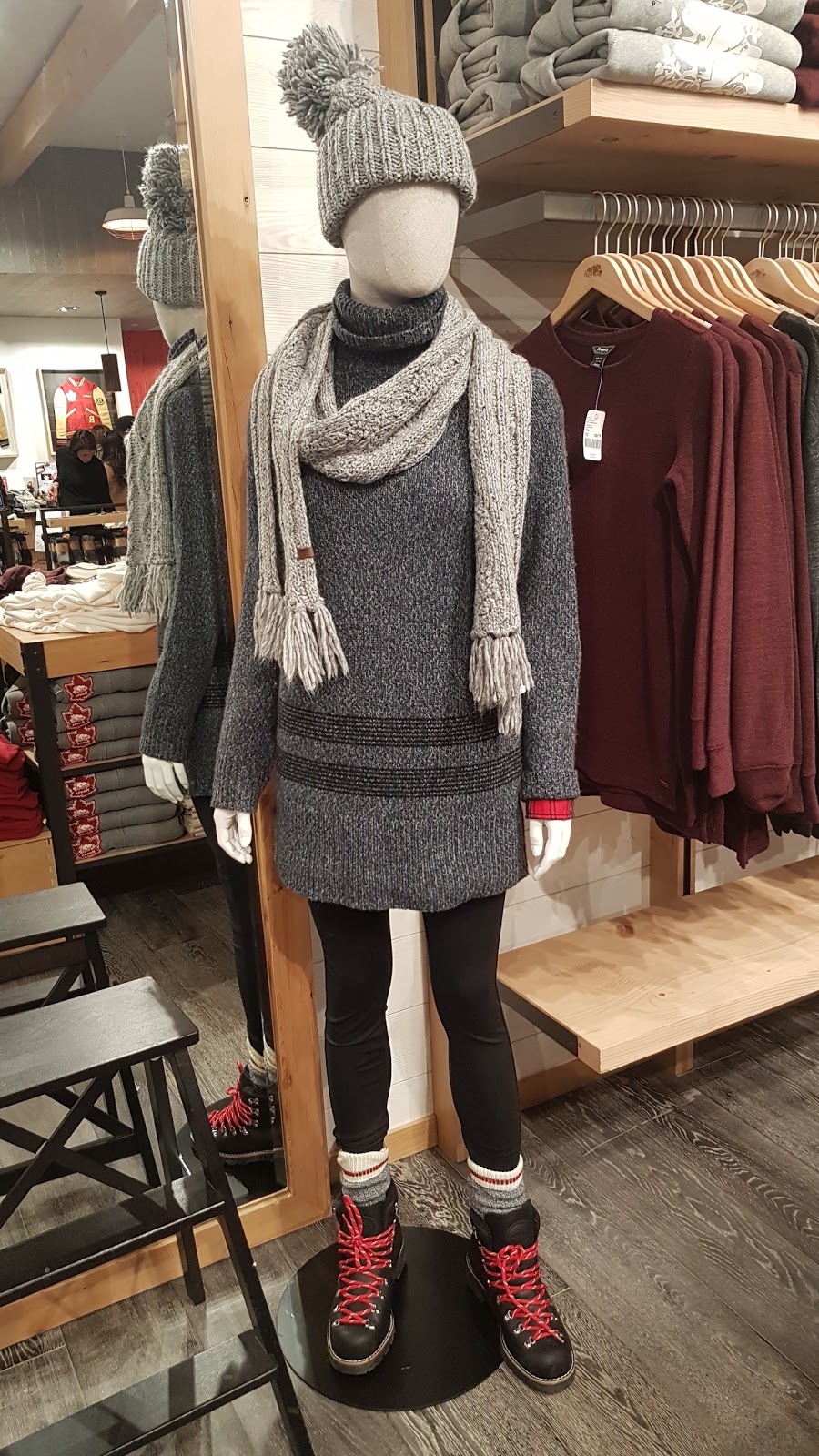 Roots | 3401 Dufferin St Unit 117, Toronto, ON M6A 2T9, Canada | Phone: (416) 783-3371