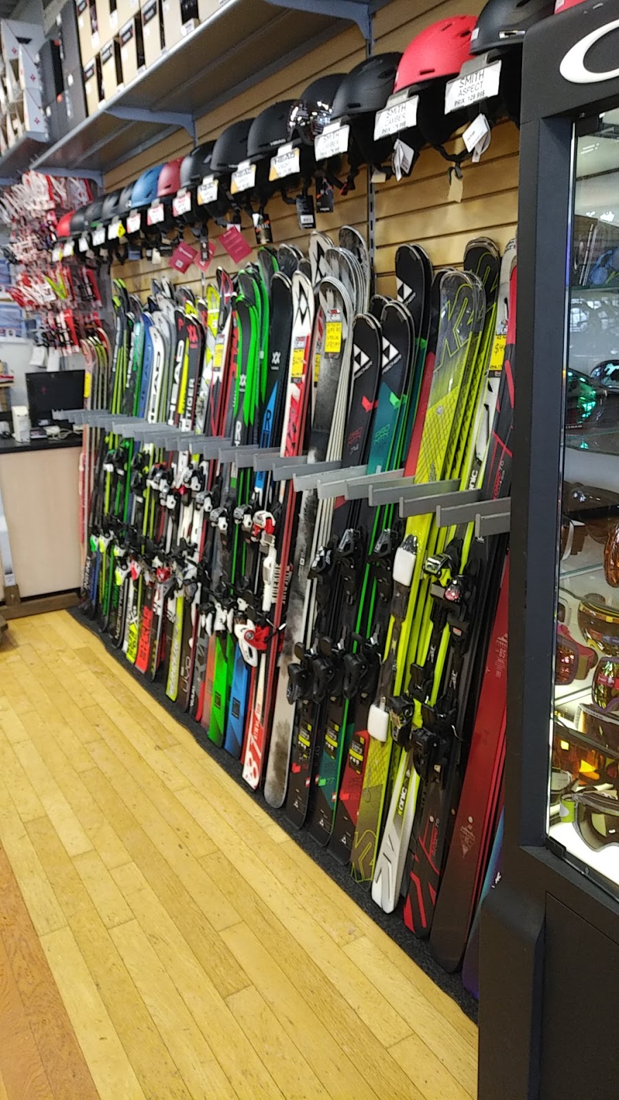Devault La Source Du Sport | 613 Rue Notre-Dame, Repentigny, QC J6A 2V3, Canada | Phone: (450) 581-5844