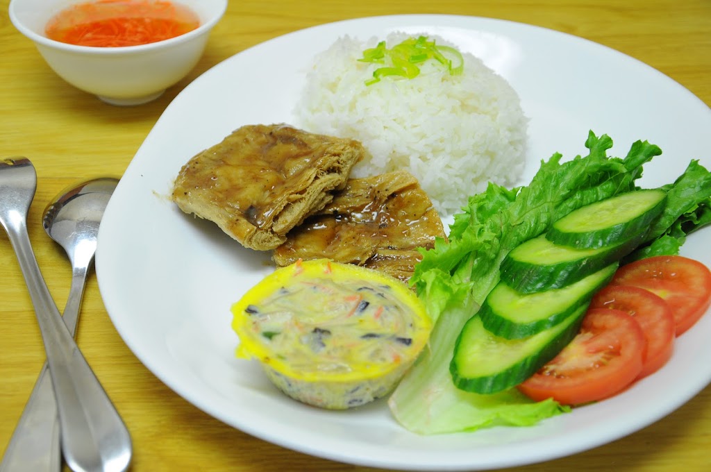 Nhà Hàng Chay TÂM AN | 3231 17 Ave SE, Calgary, AB T2A 0R1, Canada | Phone: (403) 248-2888