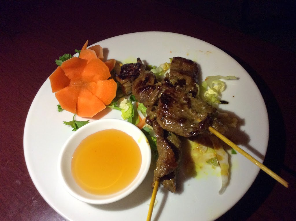 Som Tum Thai | 260 Nepean St, Ottawa, ON K1R 5G3, Canada | Phone: (613) 781-8424