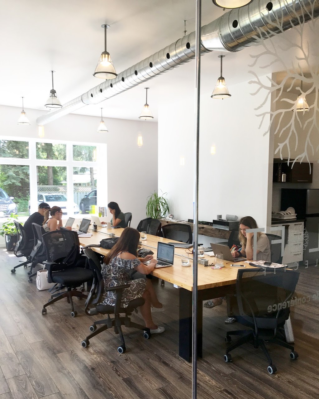 Le Loft Collectif espace de coworking | 121 Avenue de lÉglise, Saint-Sauveur, QC J0R 1R4, Canada | Phone: (514) 609-1506