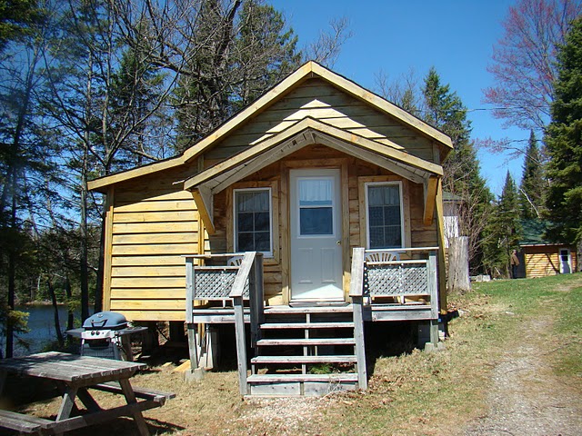Hidden Cove Cottage Resort | 2040 Hartsmere Rd, McArthurs Mills, ON K0L 2M0, Canada | Phone: (613) 474-3284