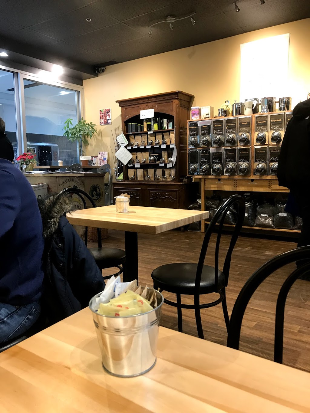 Les Cafés Européens | 825 Rue Saint-Laurent Ouest Porte 5, Longueuil, QC J4K 2V1, Canada | Phone: (450) 677-9266