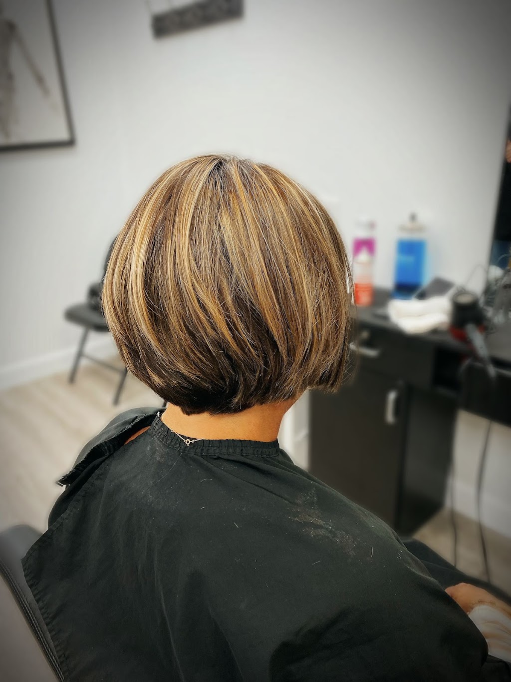 Randis Barber & Beauty Salon | 1050 Paramount Dr #7, Stoney Creek, ON L8J 1P8, Canada | Phone: (905) 783-8362