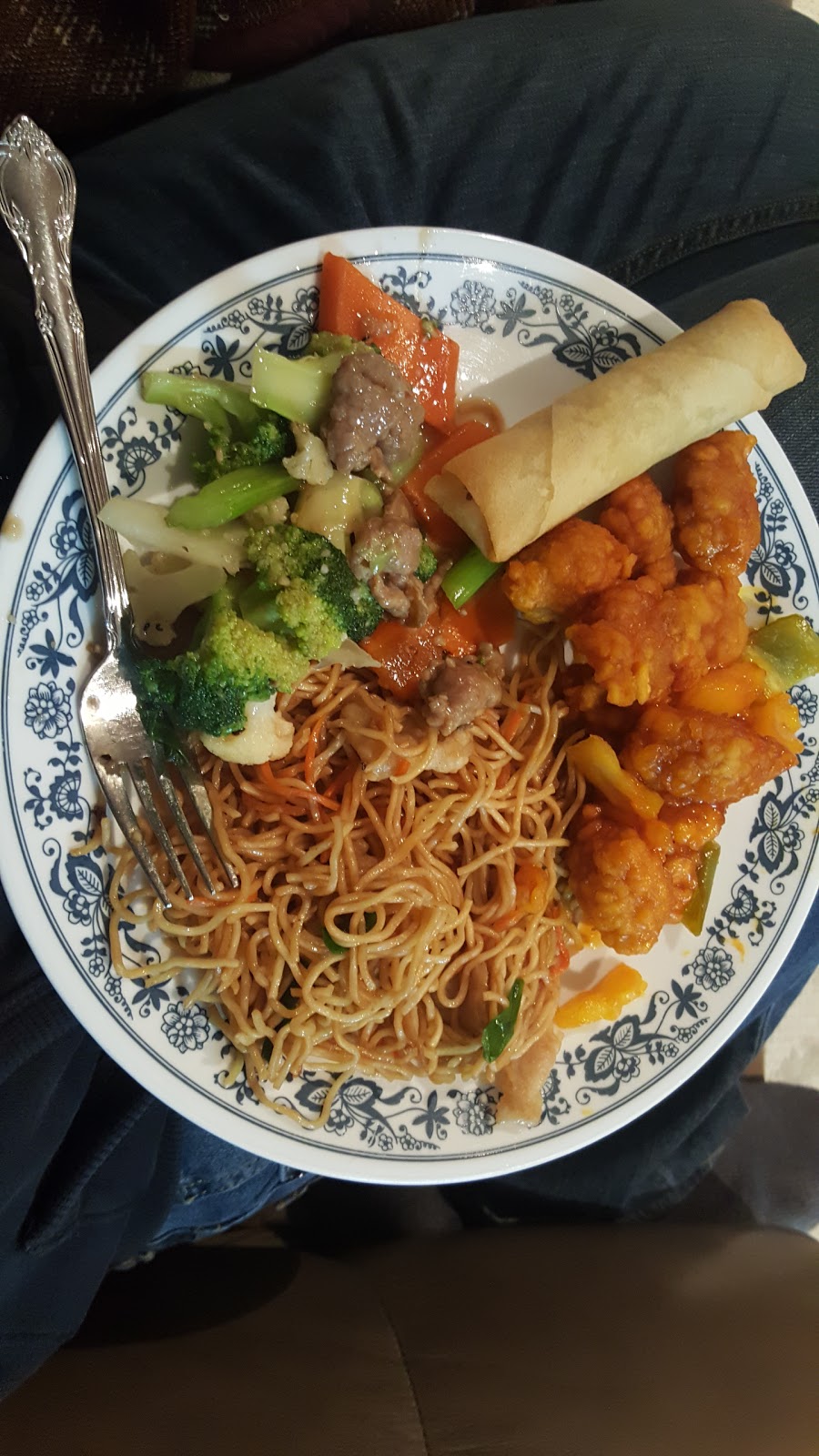 Golden Chopsticks | 2459 Main St, West Kelowna, BC V4T 1K5, Canada | Phone: (778) 754-5535