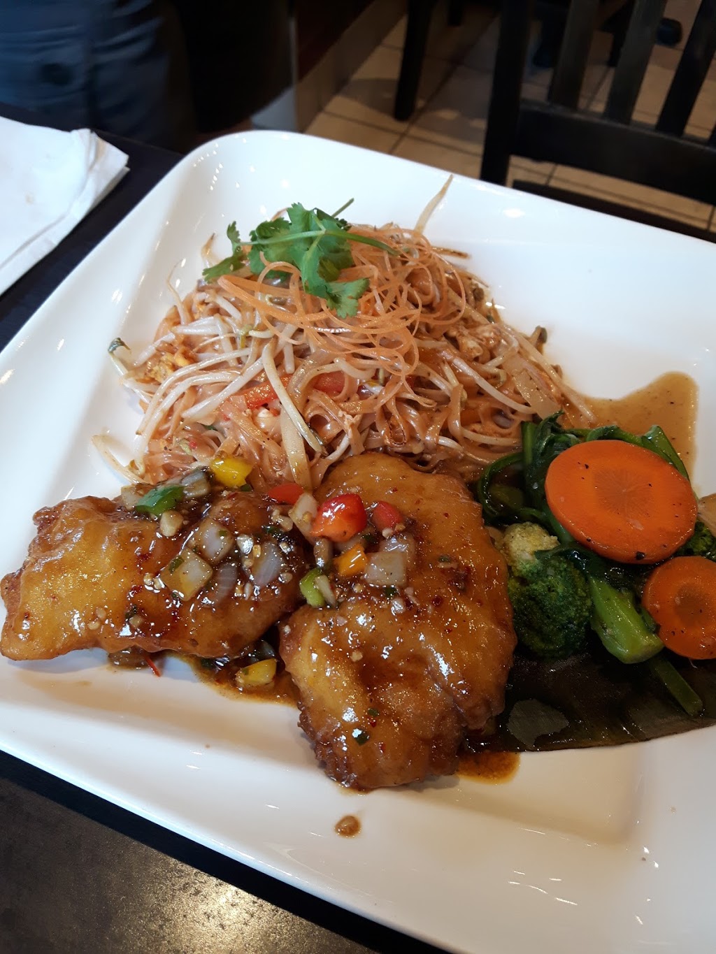 Chef Simons Kitchen | 190 Memorial Ave, Orillia, ON L3V 5X6, Canada | Phone: (705) 259-8288