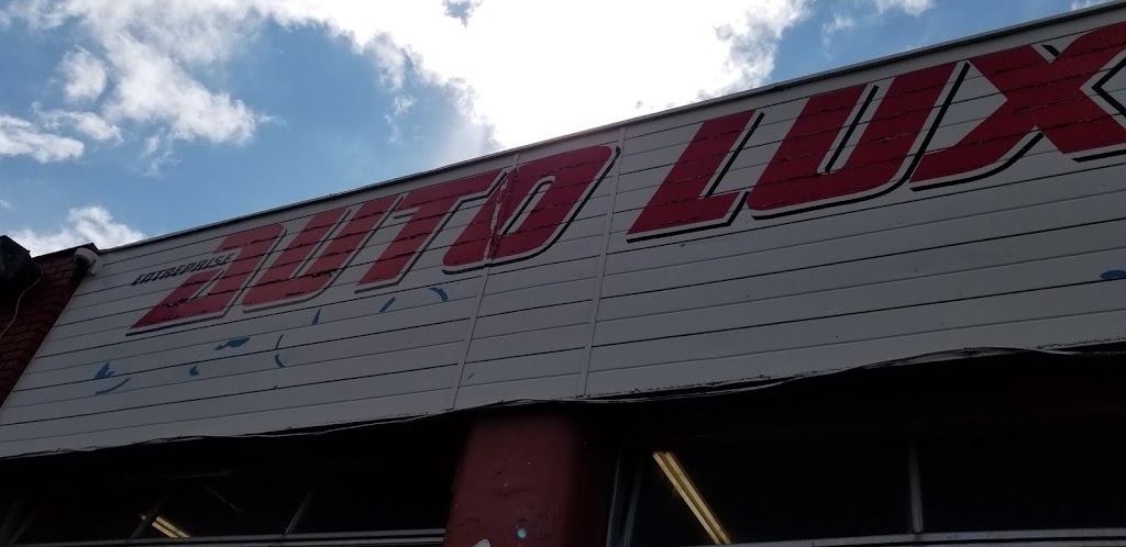 Entreprises Autoluxe | 2420 Blvd. Marcel-Laurin, Saint-Laurent, QC H4R 1J9, Canada | Phone: (514) 333-4406