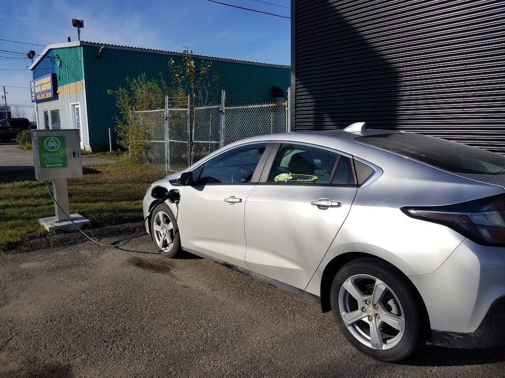 Otobox - E M Frein Ltee | 2314 Bd Saint-Paul, Chicoutimi, QC G7K 1E6, Canada | Phone: (418) 696-2802