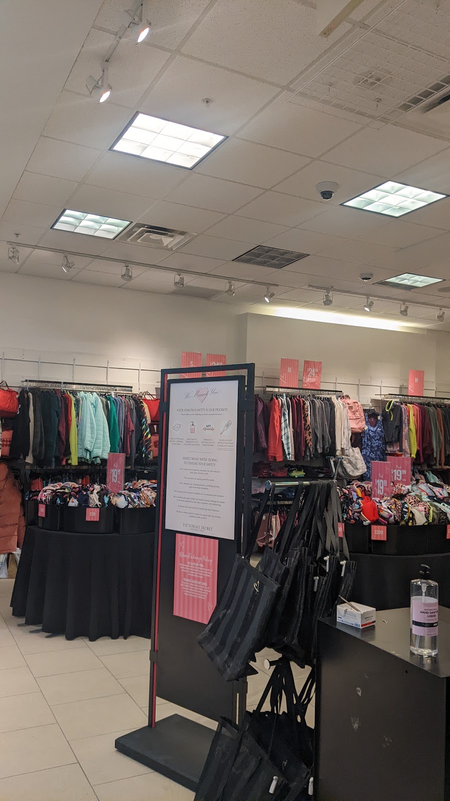 Victoria Secret/ PINK Outlet | Glendale, Niagara-on-the-Lake, ON L0S 1J0, Canada | Phone: (905) 988-5465