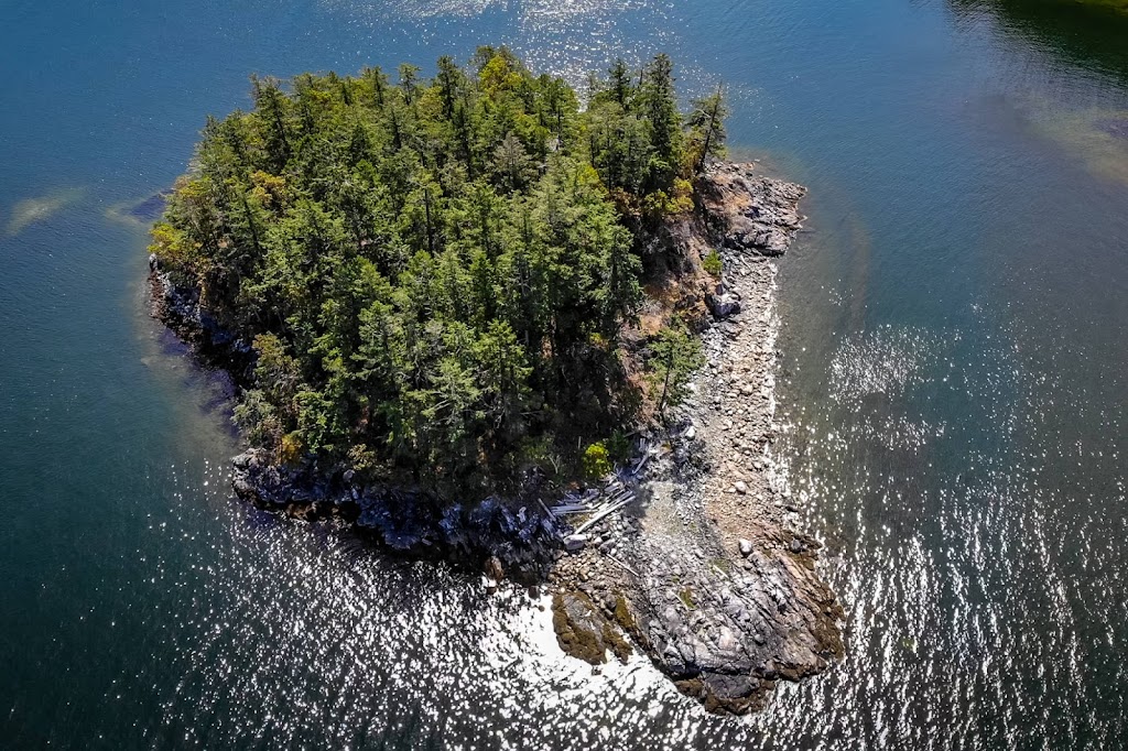 Coast and City | 400 Gower Point Rd, Gibsons, BC V0N 1V5, Canada | Phone: (778) 269-3027