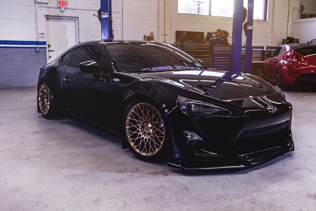 FCP Tire Warehouse | 1960 Rue Laurier, Sainte-Catherine, QC J5C 1B8, Canada | Phone: (514) 861-2051
