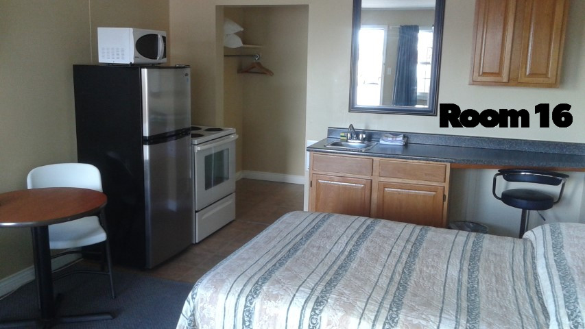 Berrys Motel | 73 Robie St, Truro, NS B2N 1K8, Canada | Phone: (902) 895-2823