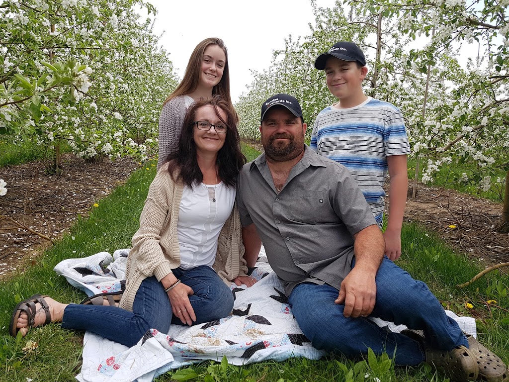 Sunrise Orchards Inc. | 9188 Townsend Line, Arkona, ON N0M 1B0, Canada | Phone: (519) 828-3466
