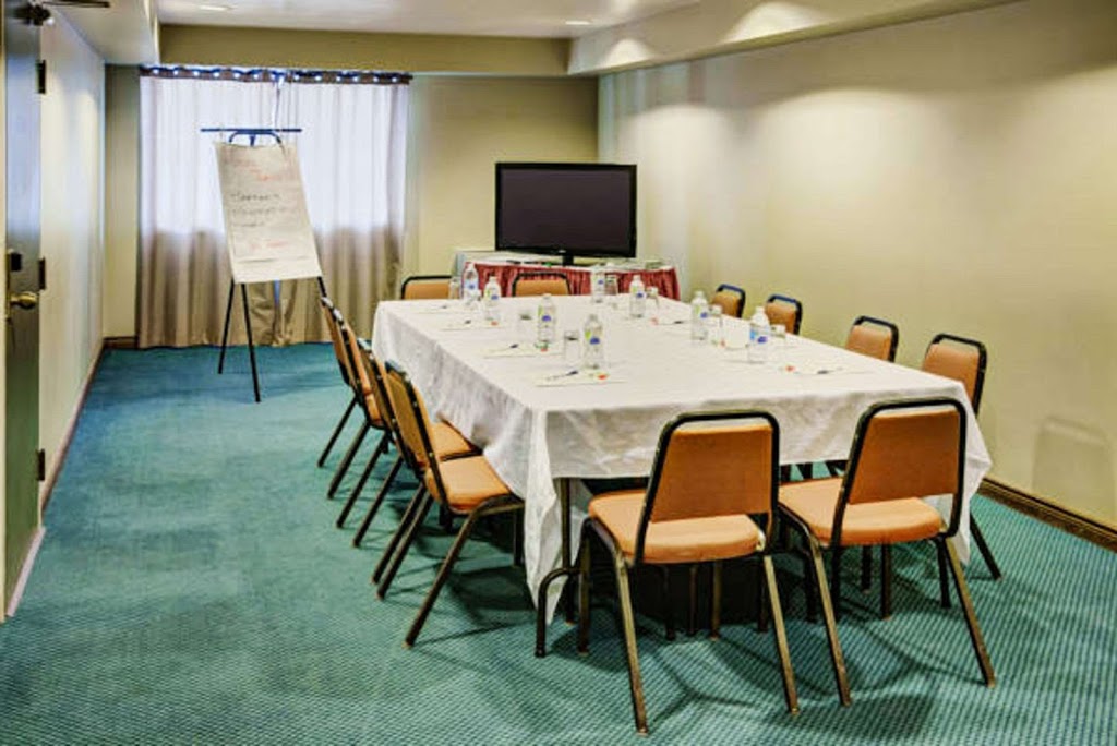 Rodeway Inn | 333 King George Hwy, Miramichi, NB E1V 1L2, Canada | Phone: (506) 627-1999