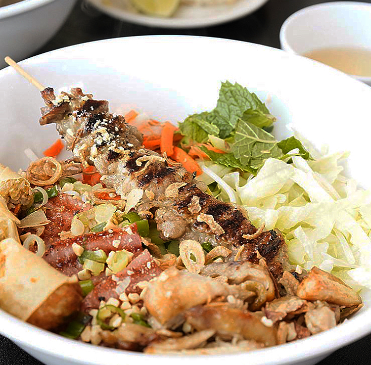 Viet House Restaurant (back of building) | 20 MB-52 #107, Steinbach, MB R5G 2L2, Canada | Phone: (204) 326-2705