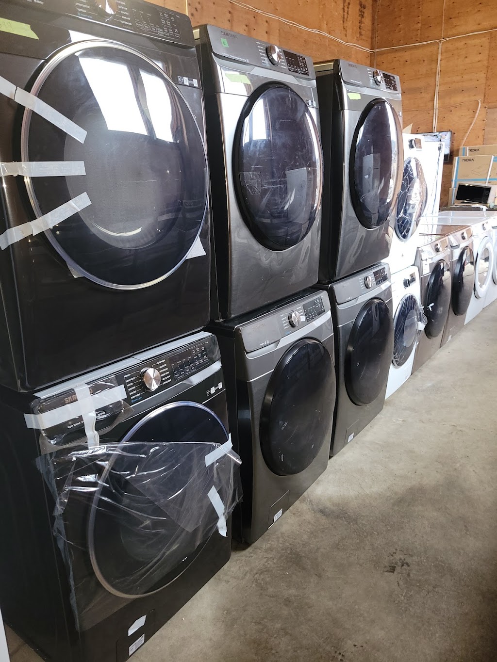 Tegh liquidation wholesale ltd | 5051 King George Blvd, Surrey, BC V3S 0L2, Canada | Phone: (778) 384-1350