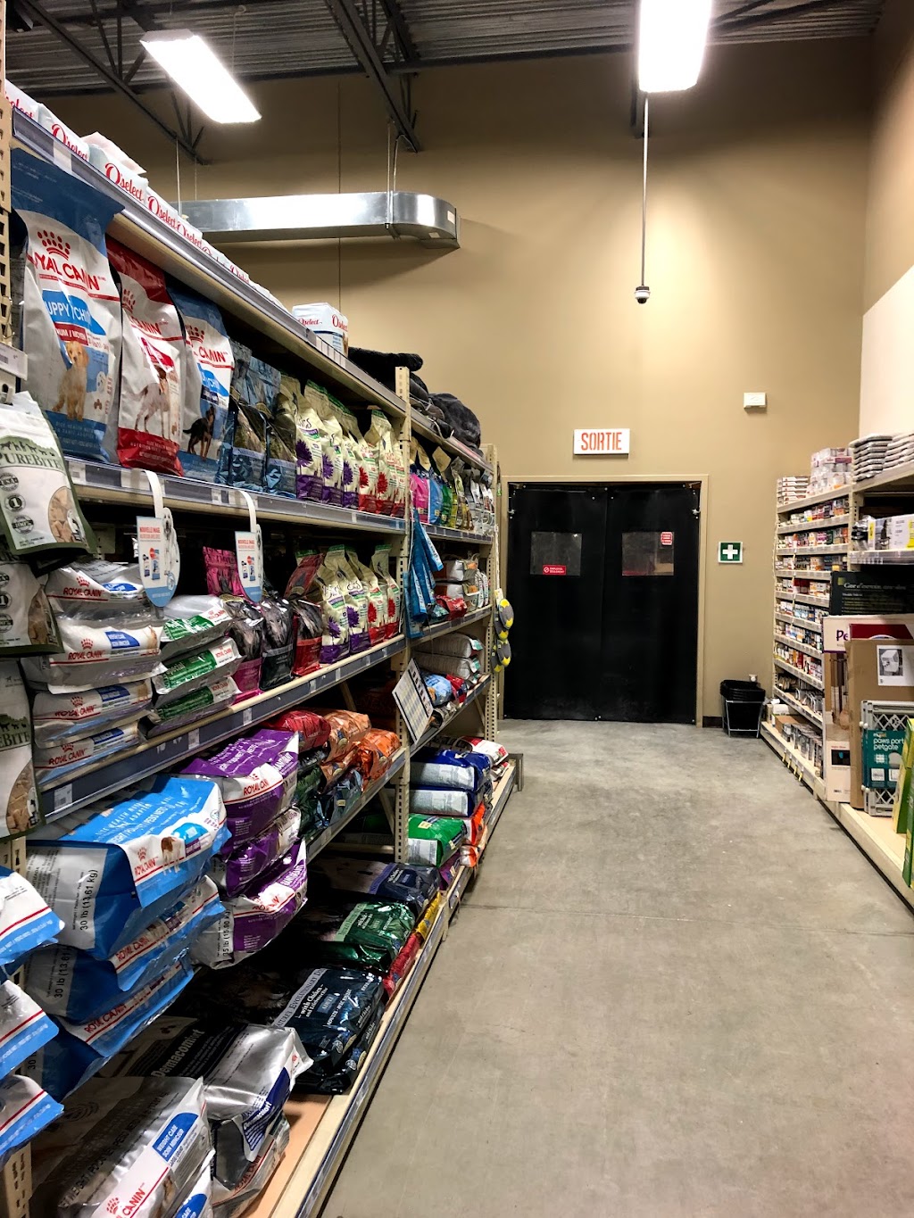 Mondou | 219 Bd Saint-Jean-Baptiste, Châteauguay, QC J6K 3B9, Canada | Phone: (450) 692-4042