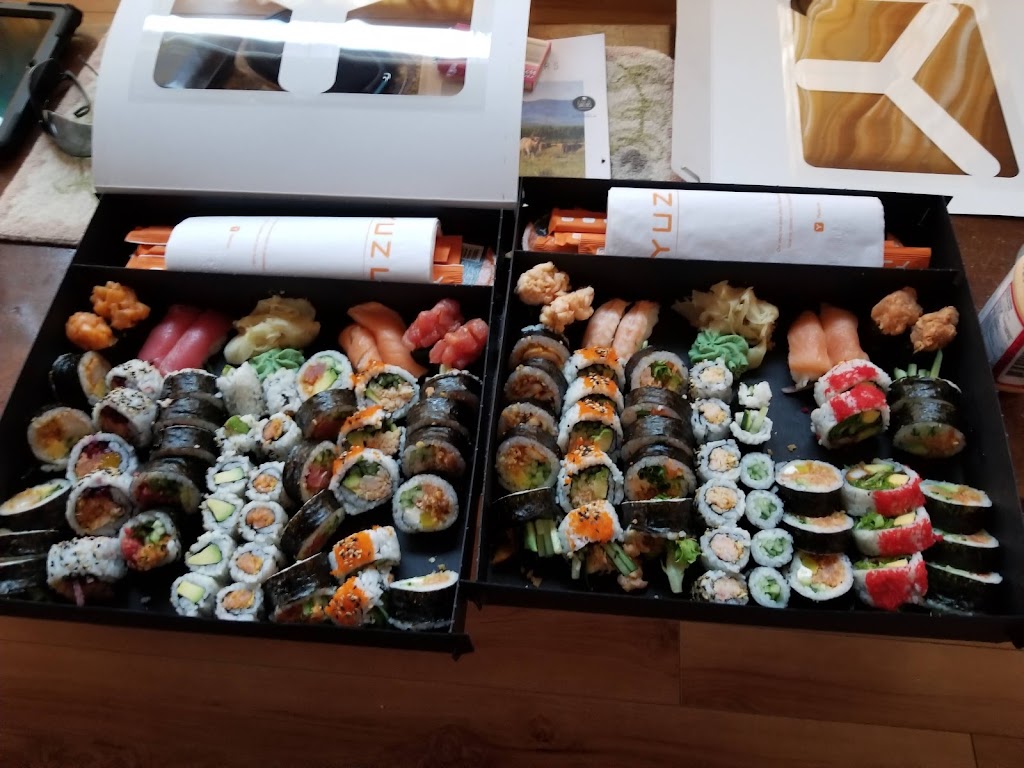 Yuzu sushi | 825 Bd de Comporté, La Malbaie, QC G5A 1P7, Canada | Phone: (418) 202-9898