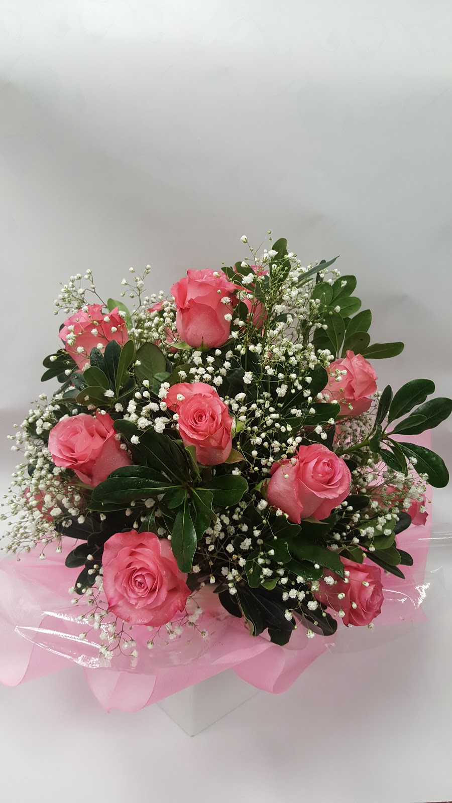 Eastown Smoke, Gift & Flowers | 2646 Eglinton Ave E, Scarborough, ON M1K 2S3, Canada | Phone: (416) 264-4435